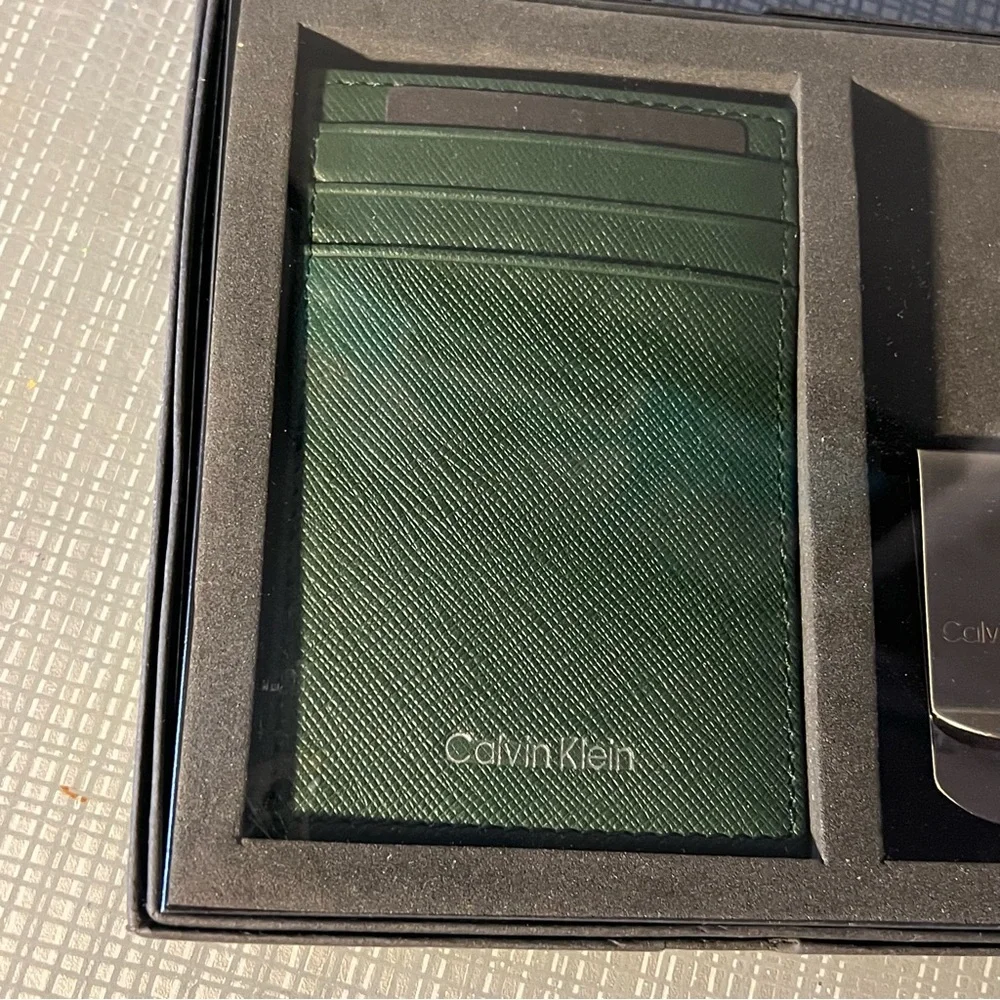 Calvin Klein Green Card Holder and Silver Money Clip Set